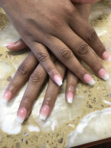 Leyna Nails And Spa interior view