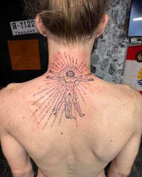 Photo n°8 de Sanctus Tattoo et piercing à Nancy (Salon de tatouage et piercing)