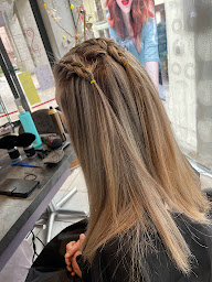 Photo n°15 de CREA TIF COIFFURE à Les Échelles (Salon de coiffure)