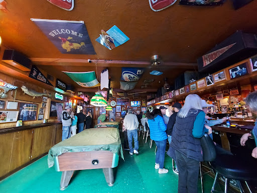 Lucke's Saloon - Visual