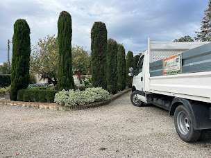 Photo n°6 de Bigot floris jardin et multiservices: tonte, taille de haies, débroussaillage, entretien à Carbonne (Jardinier)