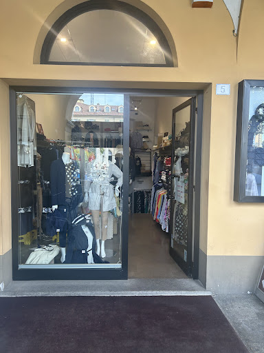 Ipotesi Abbigliamento Gallery - Italy