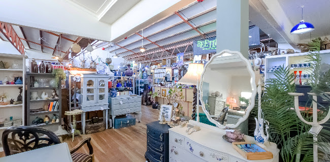 http://www.woodsidestudio.co.nz/