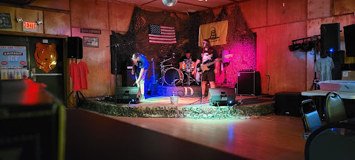 Triple D Racks Sports Bar - Thumbnail