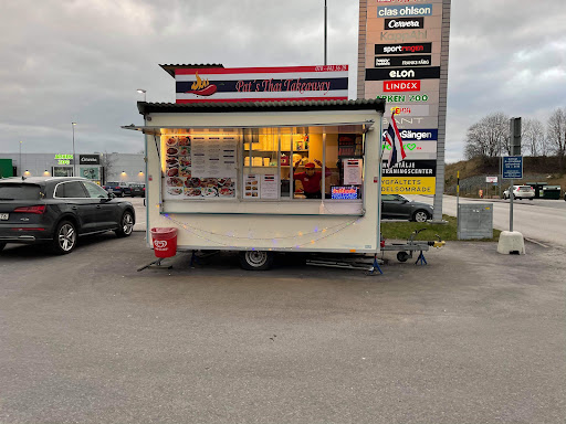 Pat's Thai Takeaway Logo