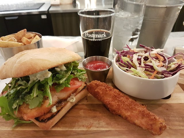 Fanny Bay Oyster Bar & Shellfish Market