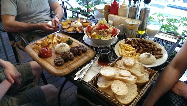Falls in Galata cafe & more