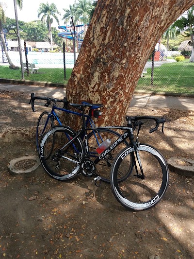 Photos of Az&uacute;car Park