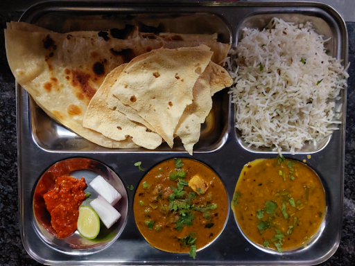 Mutter Paneer Thali