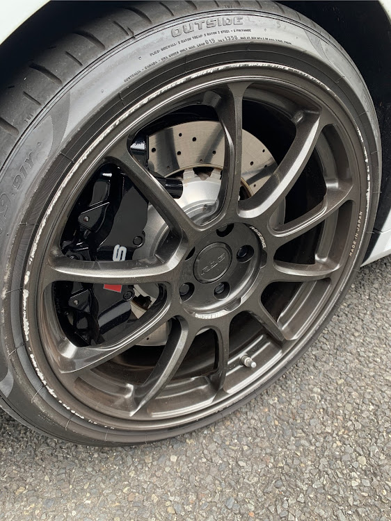 RS3 スポーツバックのホイールがりった！・ブルーな気持ちに関するカスタム事例の投稿画像1枚目