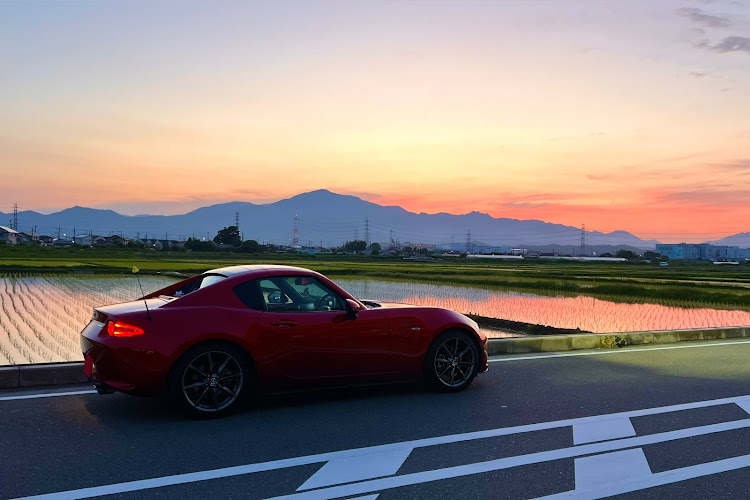 ロードスターRFのいつもいいね＆コメントありがとうございます🥰・6月某日の夕焼けコラボ・気象情報にご注意を・富士山に関するカスタム事例の投稿画像3枚目