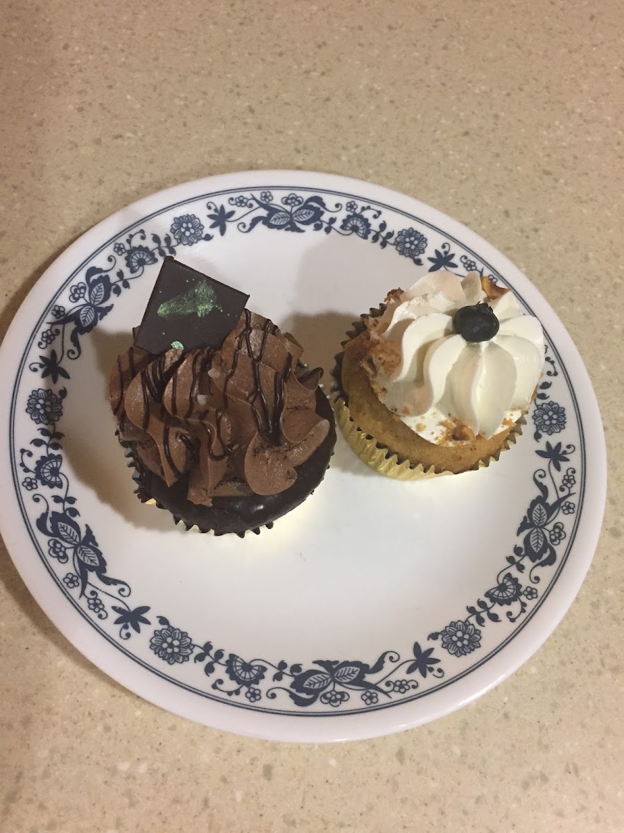 Wonderful Gluten Free Cupcakes! So happy they had Gluten Free