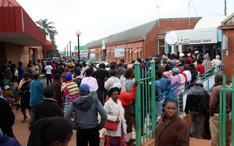 VBS Mutual bank customers at long queues outside the bank, demanding their money in Thohoyandou, Limpopo. Picture: ANTONIO MUCHAVE/SOWETAN