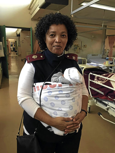 Nurse Nomalungelo Mavimbela 'serves with a smile' and goes an extra mile to provide kangaroo care.