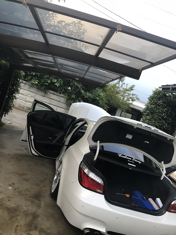 525iハイラインの洗車・エムズガレージ・レッドメモリーに関するカスタム事例の投稿画像2枚目