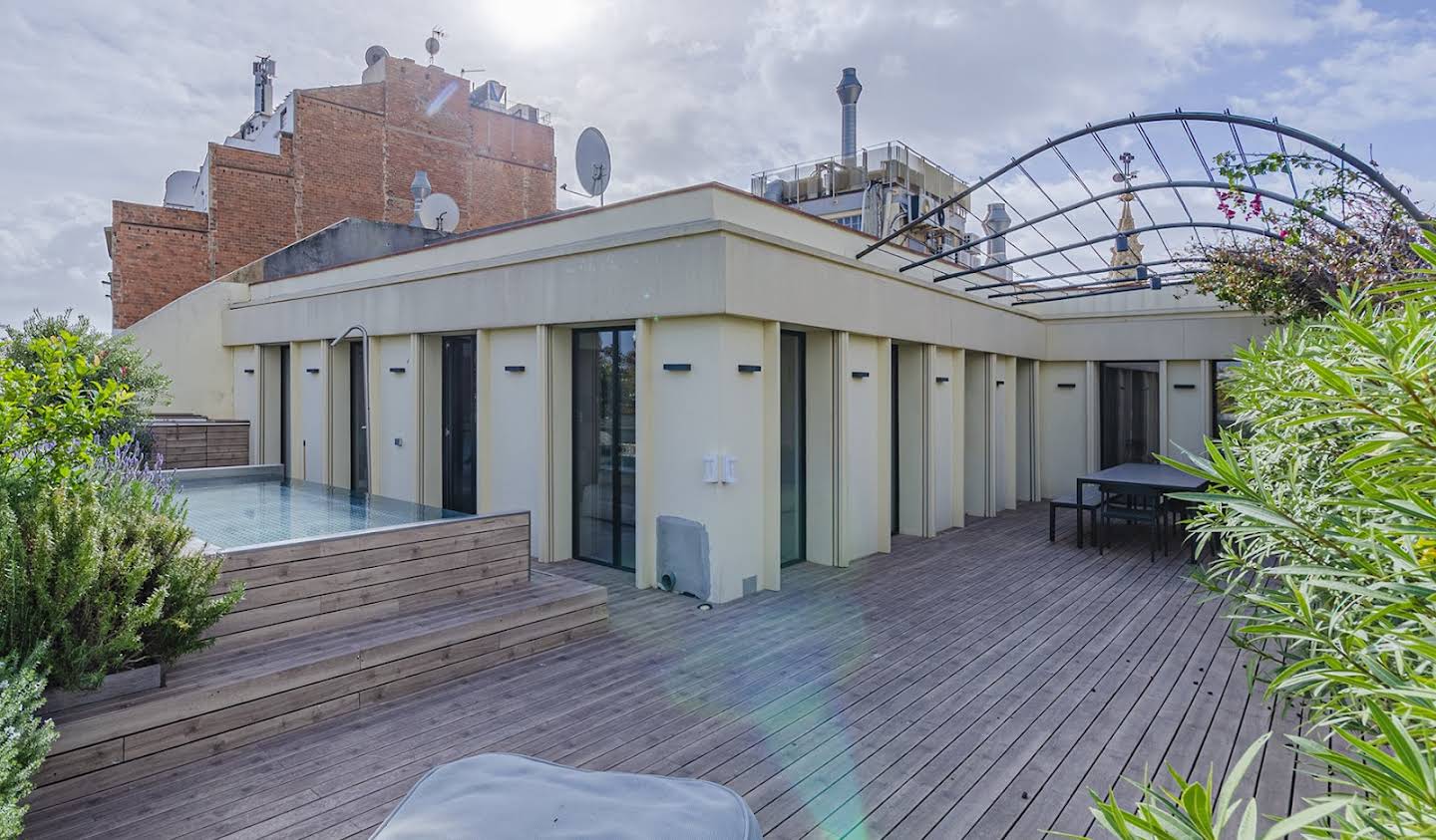 Apartment with terrace and pool Barcelona