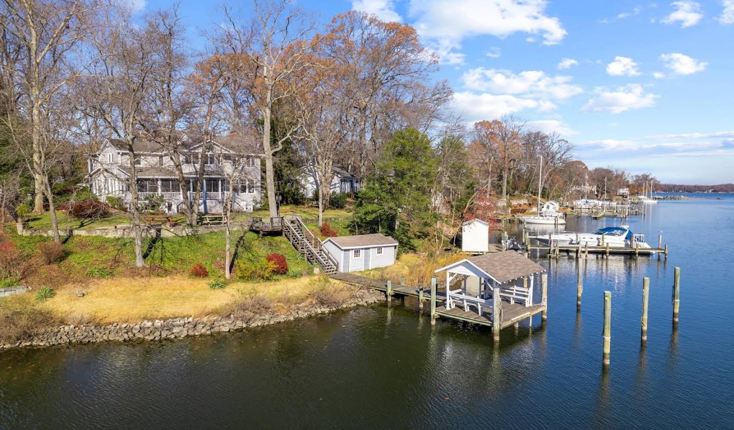 House with garden Severna Park