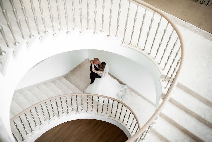 Fotógrafo de casamento Alena Medenceva (medentseva). Foto de 1 de outubro 2021