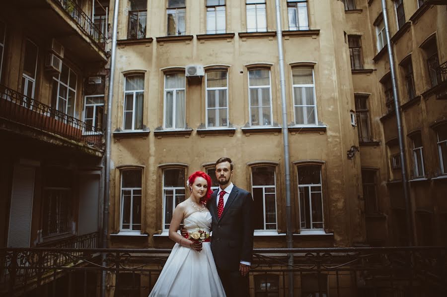 Wedding photographer Sonya Badeeva (soniasverchok). Photo of 9 September 2013