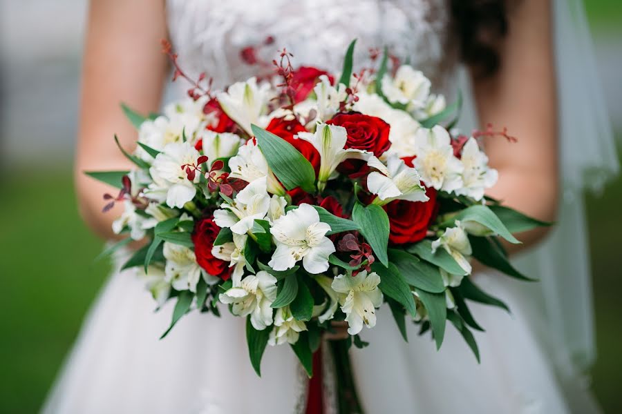 Fotógrafo de casamento Oleg Shishkunov (shishkunov). Foto de 13 de fevereiro 2019