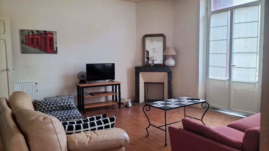 Location  appartement 5 pièces 110 m² à Saint-Cyprien (24220), 650 €