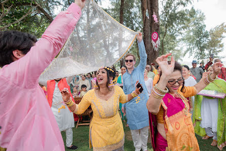 Fotógrafo de bodas Ratchakorn Homhoun (roonphuket). Foto del 5 de marzo 2020