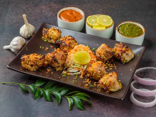 Murgh Lehsooni Tikka [8 Pieces]