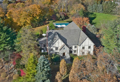 House with pool and garden 9