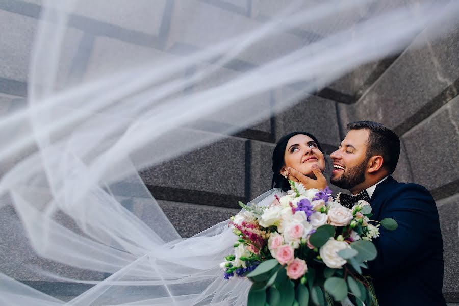 Fotografo di matrimoni Vitaliy Baranok (vitaliby). Foto del 2 ottobre 2017