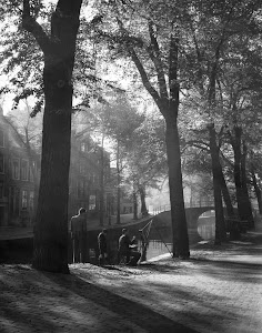 foto: © Dirk de Herder<br />
Amsterdam, Stad van Rembrandt - 1946<br />
Courtesy Eduard Planting Gallery