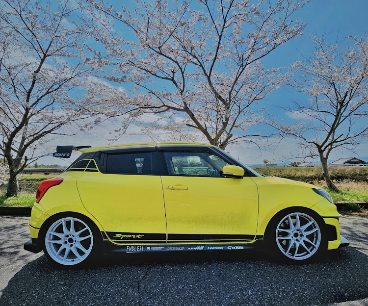 スイフトスポーツのサクラと愛車・CR極・zc33sに関するカスタム事例の投稿画像1枚目