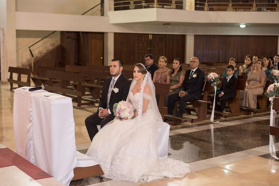 Fotógrafo de casamento Carlos Riofrio (carlosriofrio). Foto de 10 de junho 2020