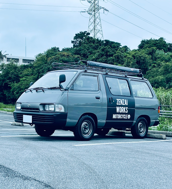 タウンエースバンのオールペン・商用車カスタム・沖縄・ミディアムグレー・旧車に関するカスタム事例の投稿画像2枚目