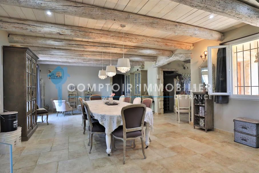 Vente maison 8 pièces 228 m² à Saint-Saturnin-lès-Apt (84490), 645 000 €