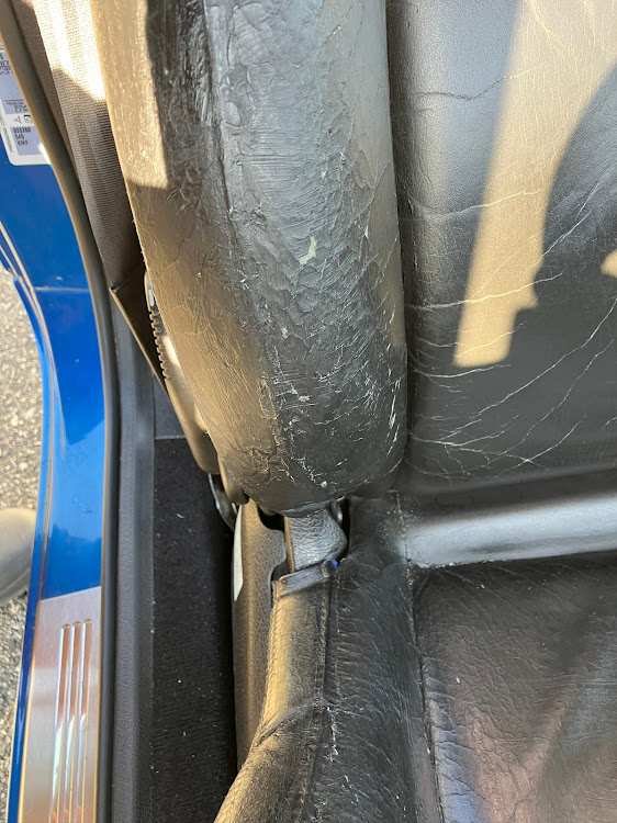 206の新年初カスタム・純正シート流用・206RC・TOM'Sガレージに関するカスタム事例の投稿画像3枚目