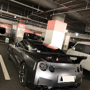 NISSAN GT-R