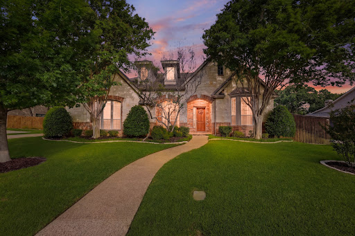 House with pool 1