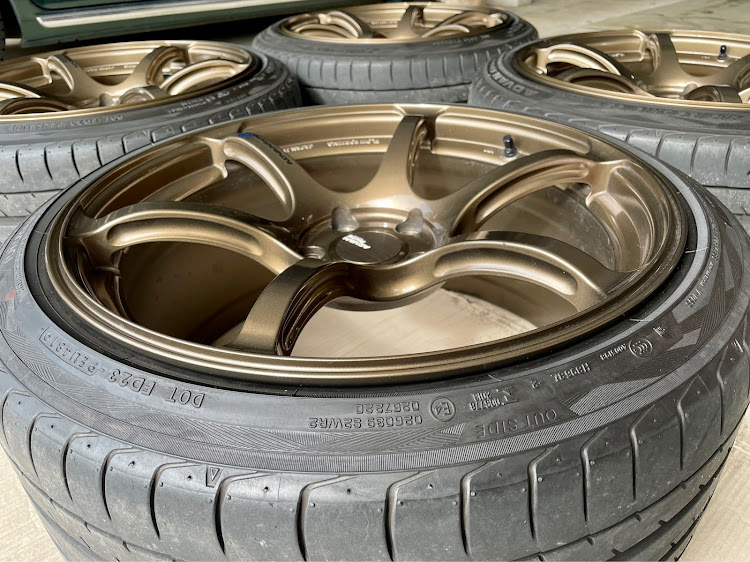 WRX STIの医療従事者の皆さまに感謝・ホイールセット売却・コロナウイルスに負けるな・宜しくお願いしますm(__)mに関するカスタム事例の投稿画像2枚目