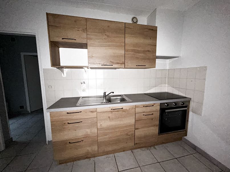 Location  appartement 3 pièces 79 m² à Chaumont (52000), 500 €