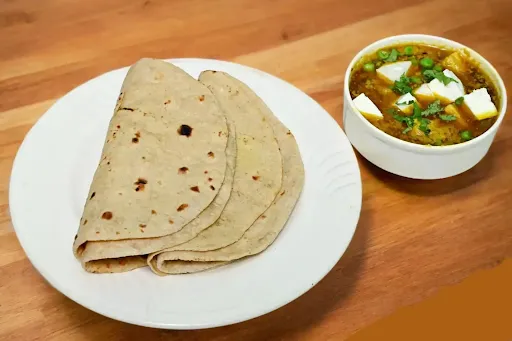 Matar Paneer With 4 Chapati