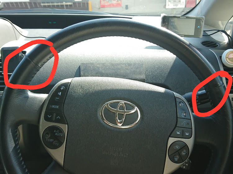 プリウスのステアリング・GW・コロナウイルスに負けるな・純正最高！・LED打ち替えたいに関するカスタム事例の投稿画像2枚目