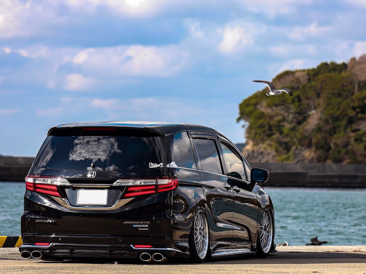 オデッセイの低いけど高くもなるエアサス車・アドミレイション・BBS LM・ACC airrunner・カモメ⌒(ё)⌒に関するカスタム事例の投稿画像1枚目