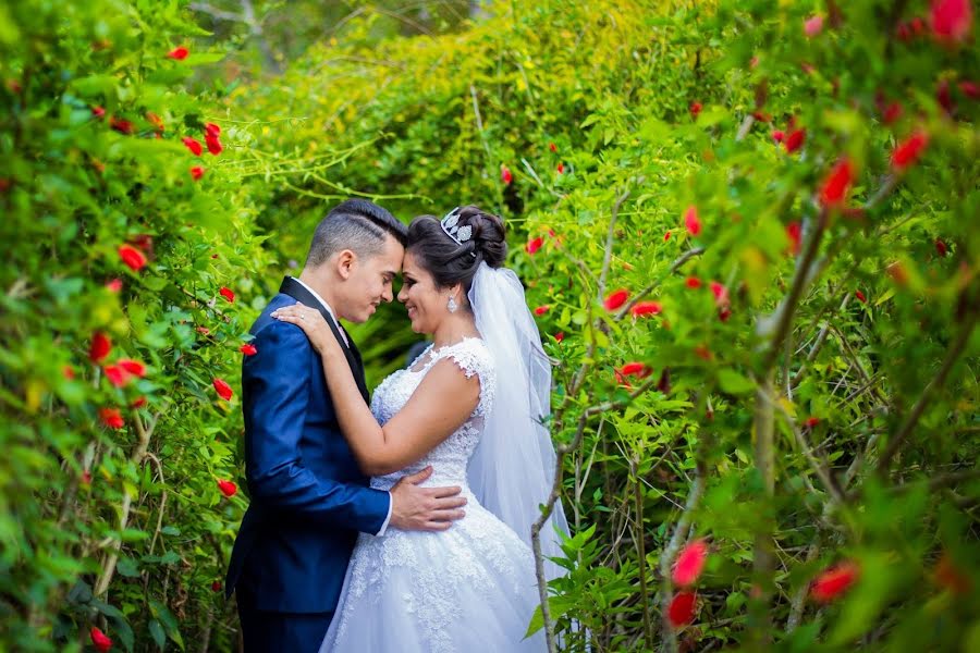 Fotografo di matrimoni Flavia Fernanda (flaviafernanda). Foto del 11 maggio 2020