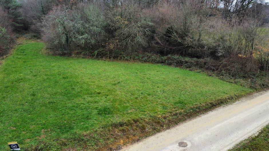 Vente terrain  1692 m² à Rioz (70190), 57 000 €