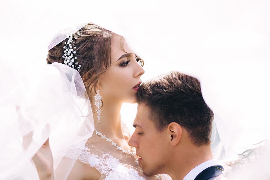 Fotografo di matrimoni Olya Yaroslavskaya (olgayaros86). Foto del 18 agosto 2019