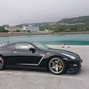 NISSAN GT-R R35