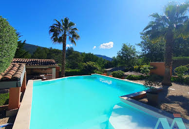 Maison avec piscine et terrasse 3