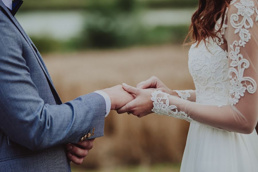 Fotografo di matrimoni Łukasz Sztuka (sztukastudio). Foto del 6 aprile 2017