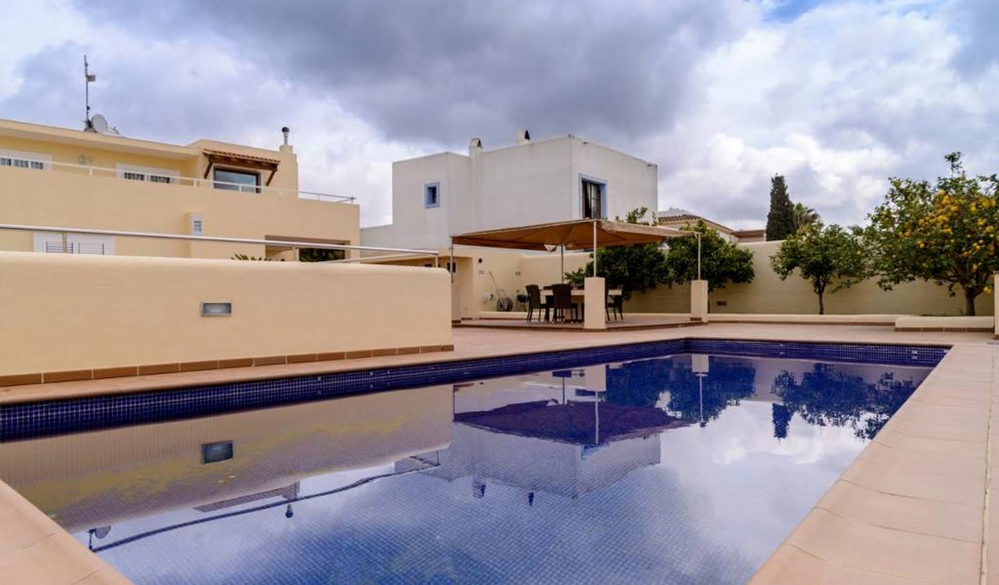 Villa with pool and garden Santa Gertrudis de Fruitera