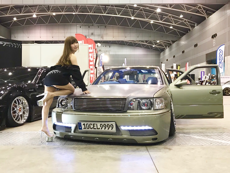 クラウンアスリートの210クラウン・キャンギャル・エスティークラフト・ガールズオーナー・広島カスタムカーショーに関するカスタム事例の投稿画像1枚目